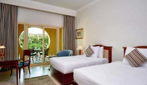 Deluxe Twin Room With Garden and Pool View