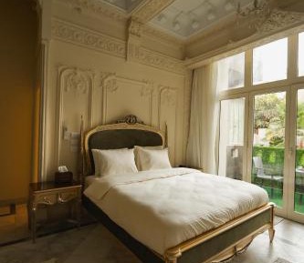 King Room with Pool View