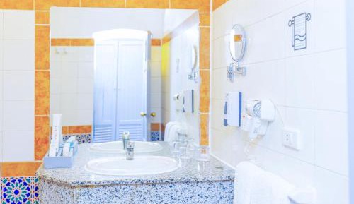 Superior Double or Twin Room with Sea View
