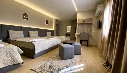 Deluxe Quadruple Room