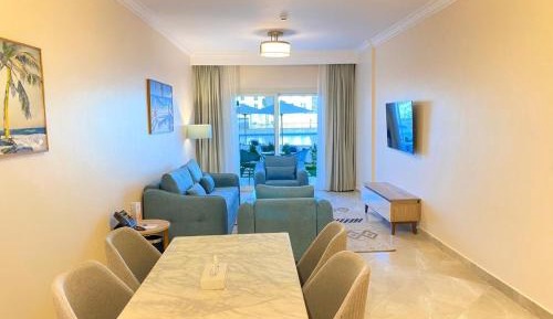 Premium Suite – Pool View