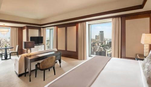 Grand Deluxe, Larger Guest room, 1 King, Partial Nile view