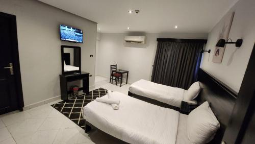 Deluxe Double or Twin Room