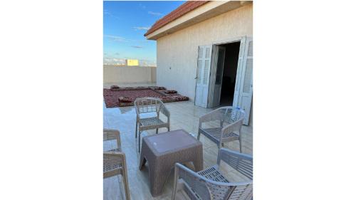 Single Bed in Male Dormitory Room with Shared Bathroom