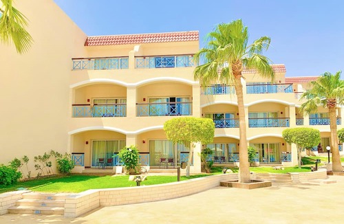 Ras Nasrani Hotel | Ivy Cyrene Island Aqua Park Resort
