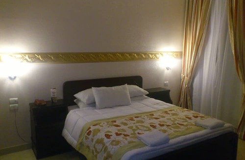 Sheraton Road -Sakkala Hotel | Golden Rose Hotel