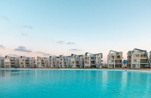 Zawiyat 'Abd al Mun'im Ski Chalet | Lagoon view 3 br garden fouka bay TW2AG