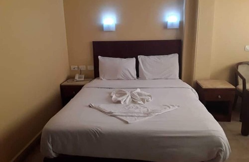 Al Duqqi Hotel | Regency Hotel