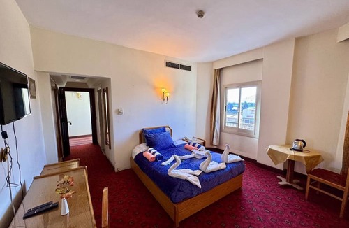 Luxor Hotel | Queens Valley Hotel, Restaurants, Bars and Spa Luxor