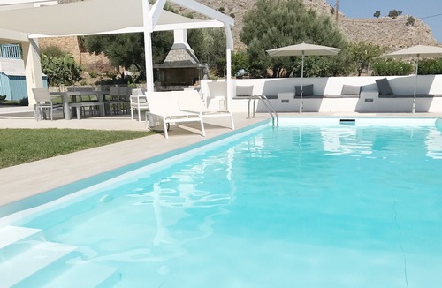 Lardos House | Luxury Villa Nikos with heated pool & sea view for friends & families