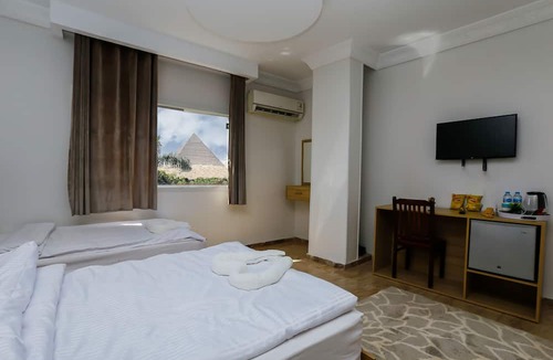Giza Bed & Breakfast | Makadi Pyramids View