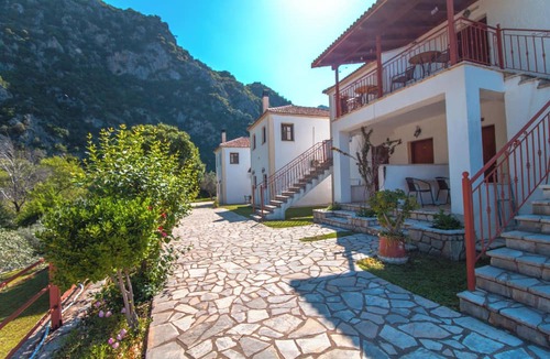 Vouvopotamos Hotel | Piges Hotel at Acheron Springs