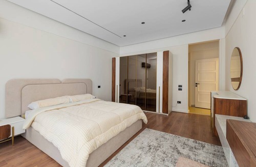 Oula Apartment | ELITE Premium 4BR Nilefront Apartment