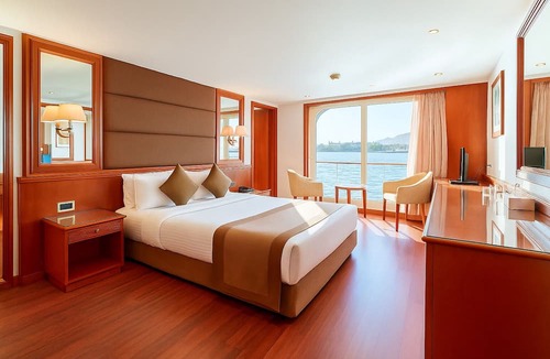 Aswan Boat Rental | Nile Cruise Royal Queen 1 every Friday from Aswan 3 nights and every Monday from Luxor 4 nights