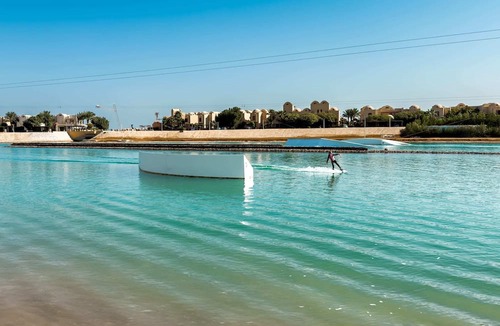 El Gouna Apartment | Xuru Stays I The 2bdr Warmhearted Waterside Apt