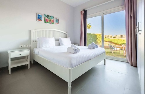 El Gouna Apartment | Xuru Stays I The 2bdr Warmhearted Waterside Apt