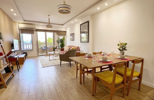 Al Haram Apartment | Xuru Stays I Spellbinding 2 BDR Apt. At The Giza Pyramid's Doorstep