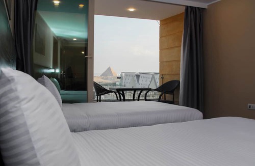 Oula Bed & Breakfast | Asia Pyramids View