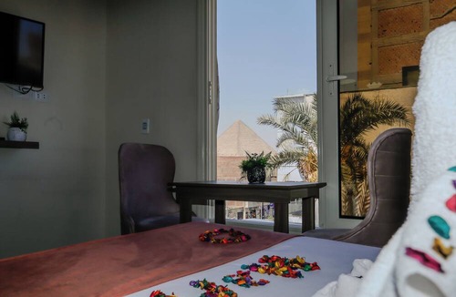 Kafrat al Jabal Hotel | Hammis Pyramids View