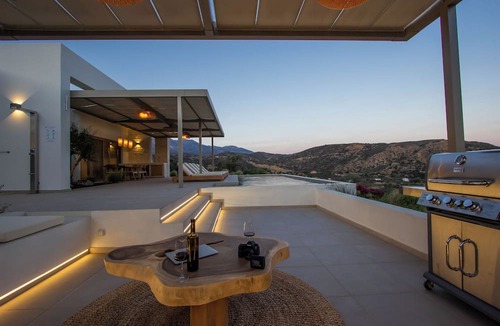 Agia Galini Villa | Luxury villa for 8 with pool and view of the Cretan mountains and the Libyan Sea