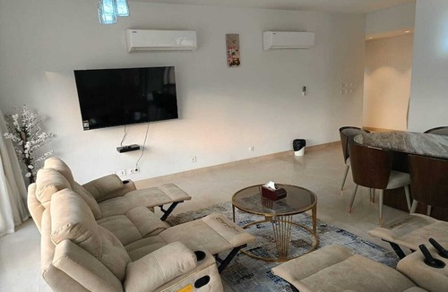 Al-Khalifa Apartment | Carrara White 3BR APT Garden and Pool