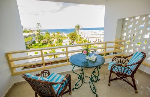 Al-Muntazah Hotel | Maamura Palace Hotel