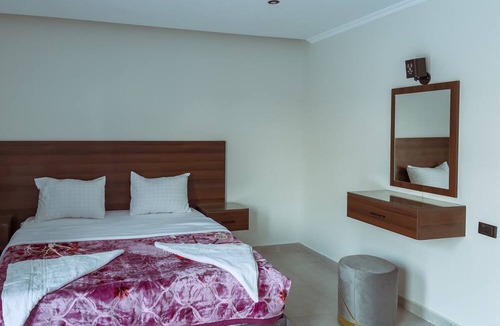 Oula Hotel | khufu house