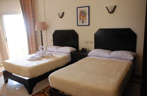 Ad-Dukhaylah Hotel | Royal Sea View
