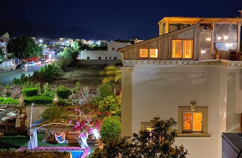 Dahab House | Pool bungalow with whirlpool - by the lagoon - Surfers Lounge apartments