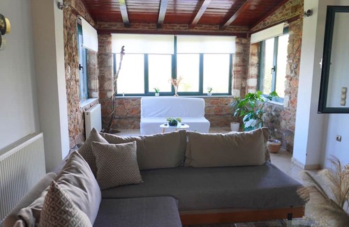 Chalcis Villa | Βίλα δίπλα στη θάλασσα και στο βουνό, ιδανική για οικογένειες