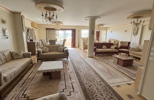 Al Duqqi Apartment | Stylish Apt by the Nile, Downtown & Mamsha ahlmasr