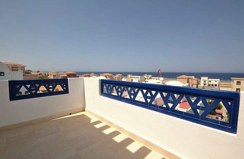 Sahl Hasheeh Apartment | Luxury 4-Bedroom Villa for Rent in Amaros.