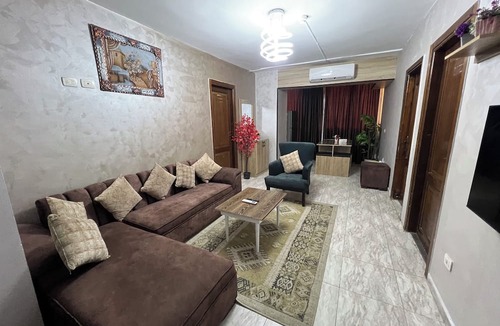 As-Sayidah Zaynab Apartment | Luxury Downtown Apartment with Stunning View – 3 Bedrooms, Sleeps 8, 2 Bathroom
