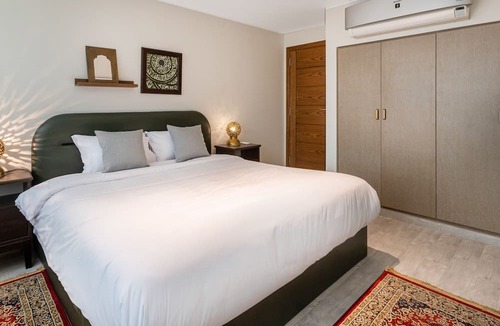 Al Duqqi Apartment | Prime Select Gamet El Dowal