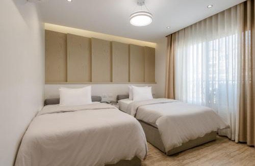 Al Duqqi House | Zahir 801
