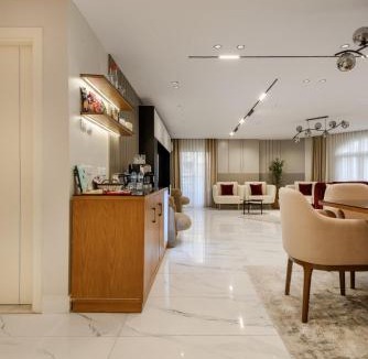 Al Duqqi Apartment | Zahir 302