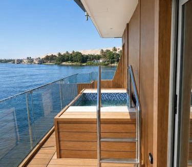 Luxor Boat Rental | Rafaheya Nile Cruise - Mondays 4 nights From Luxor to Aswan, Fridays 3 nights from Aswan to Luxor - Airport Meet and Assist Service Included