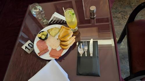 Qasr an-Nil Hotel | Grand City Hotel Nile View Cairo