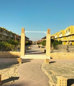 Al-Janayin Apartment | Relaxing Chalet with Pool & Sandy Beach