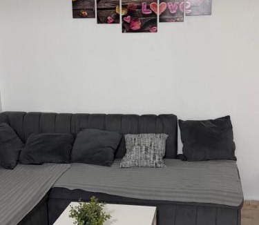 Sakkala Apartment | Charming Apt with Sunny Balcony, Walk to Sheraton St
