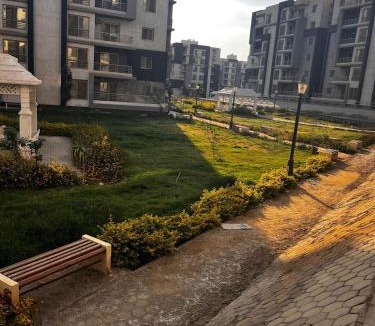 New Cairo Hostel | كمبوند جنة مصر التجمع الخامس غرفه بحمام في شقه كبيره