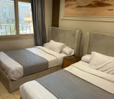Qasr an-Nil Hotel | Cairo Lotus Hotel Thrir Sq