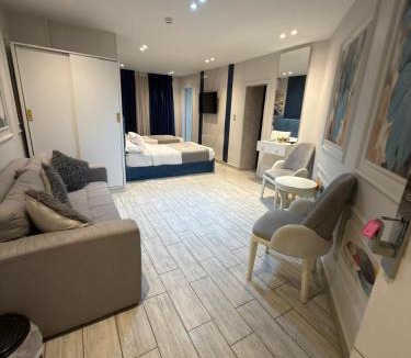 Qasr an-Nil Hotel | Cairo Lotus Hotel Thrir Sq