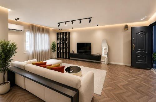 Al Duqqi Apartment | Elite stay 3 BEDRoOMS DOWTOWN Elpatal