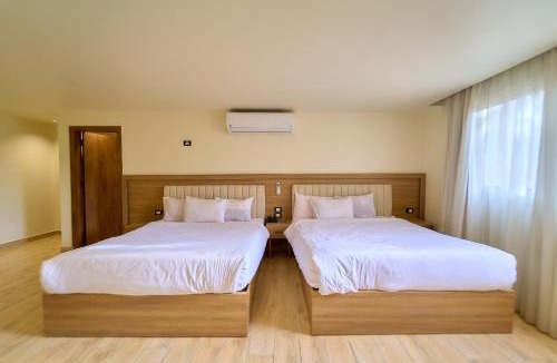 Kafrat al Jabal Hotel | La Roja pyramids inn
