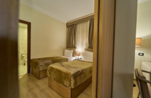 Kafrat al Jabal Hotel | La Roja pyramids inn