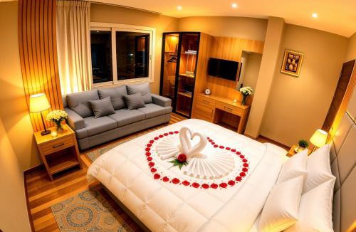Al Haram Hotel | pyramids qeen land inn