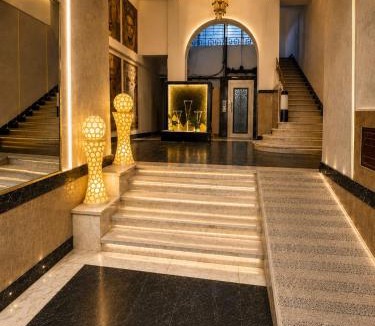 Qasr an-Nil Hotel | Tahrir-Hub Hotel
