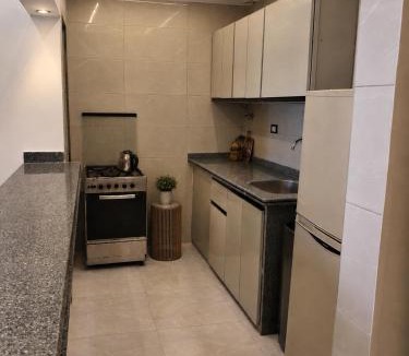 Al-Muntazah Apartment | Palm House - Maamourah Beach