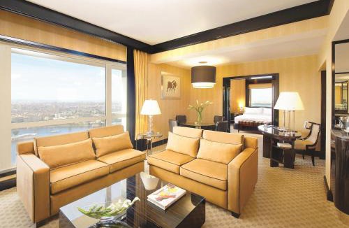 Downtown Cairo Hotel | Fairmont Nile City